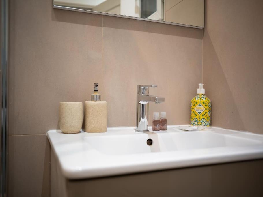 Appartement Tout Equipe 2 A 4 Couchages Au Coeur Du Vieux Port Marseille Exteriér fotografie